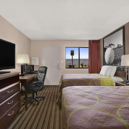 Super 8 By Wyndham Fort Myers Exterior foto