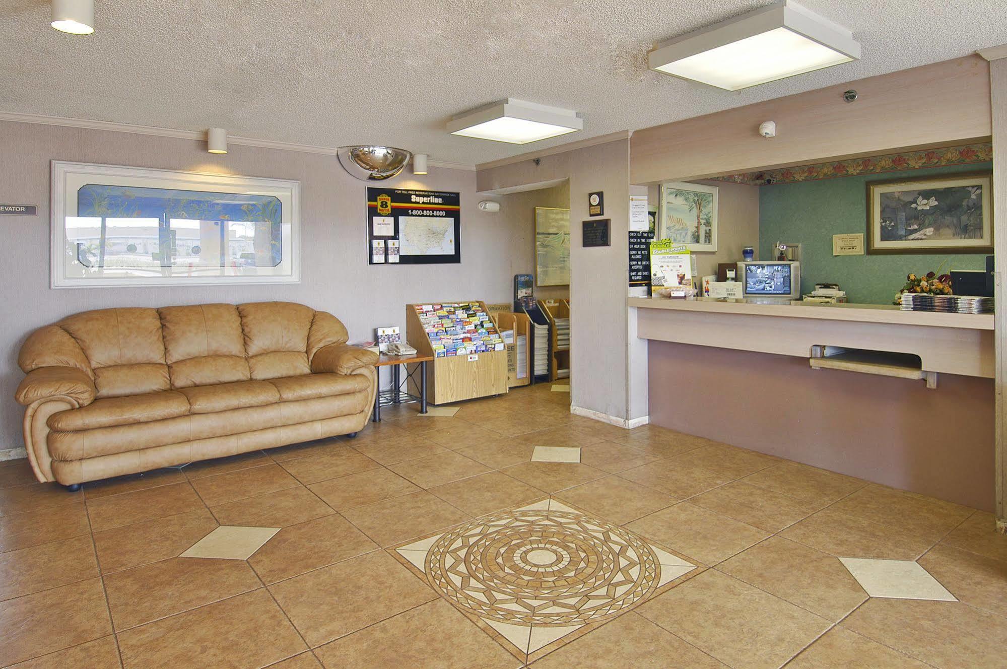 Super 8 By Wyndham Fort Myers Exterior foto